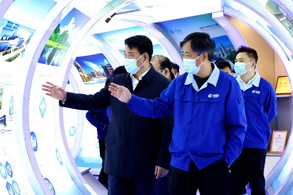 德城區區委書記張澤中蒞臨格瑞德集團指導調研